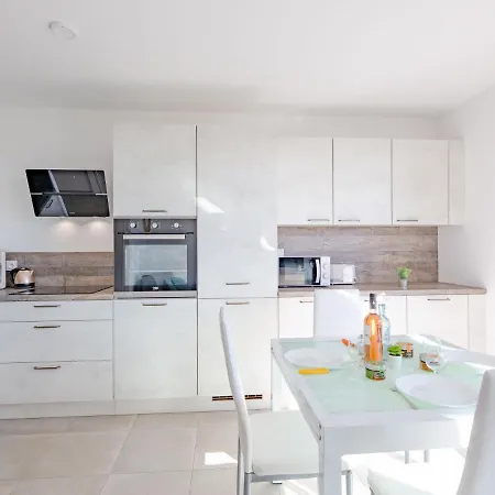 公寓 Le Diamanti-2 By Interhome *